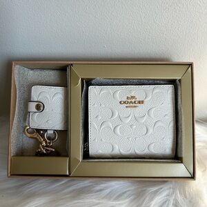 Coach‎ Boxed Small Snap Wallet and Picture Frame Keychain Set Chalk White C7353